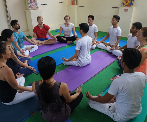100 Hour Yoga Teacher Training In Rishikesh