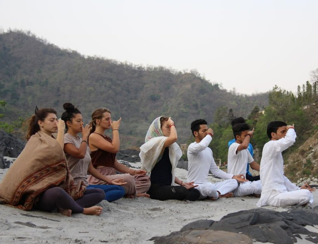 14 Days Yoga Retreat In Rishikesh